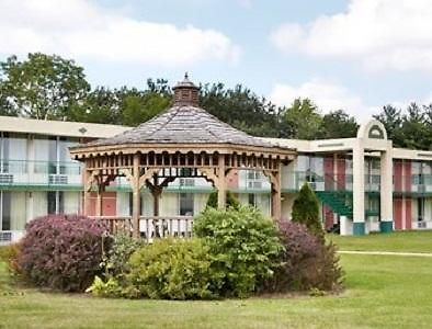 Macomb Inn ภายนอก รูปภาพ