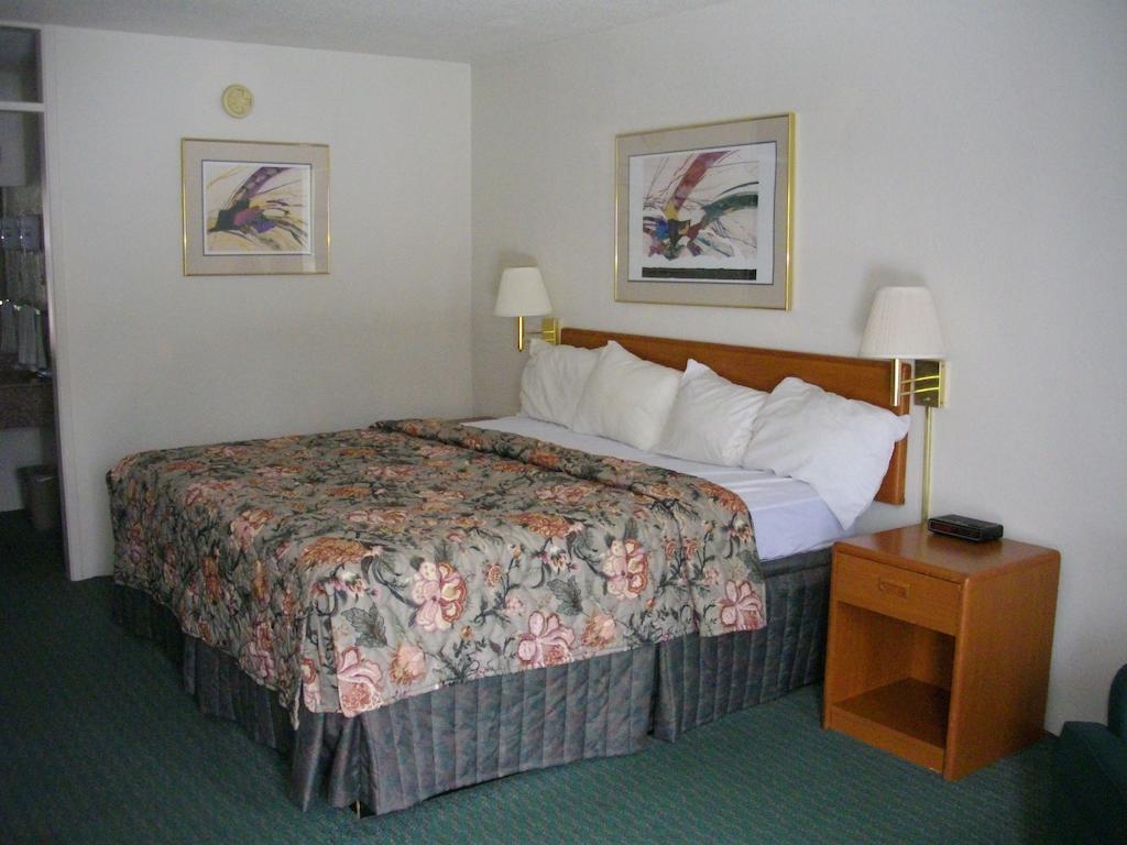 Macomb Inn ห้อง รูปภาพ