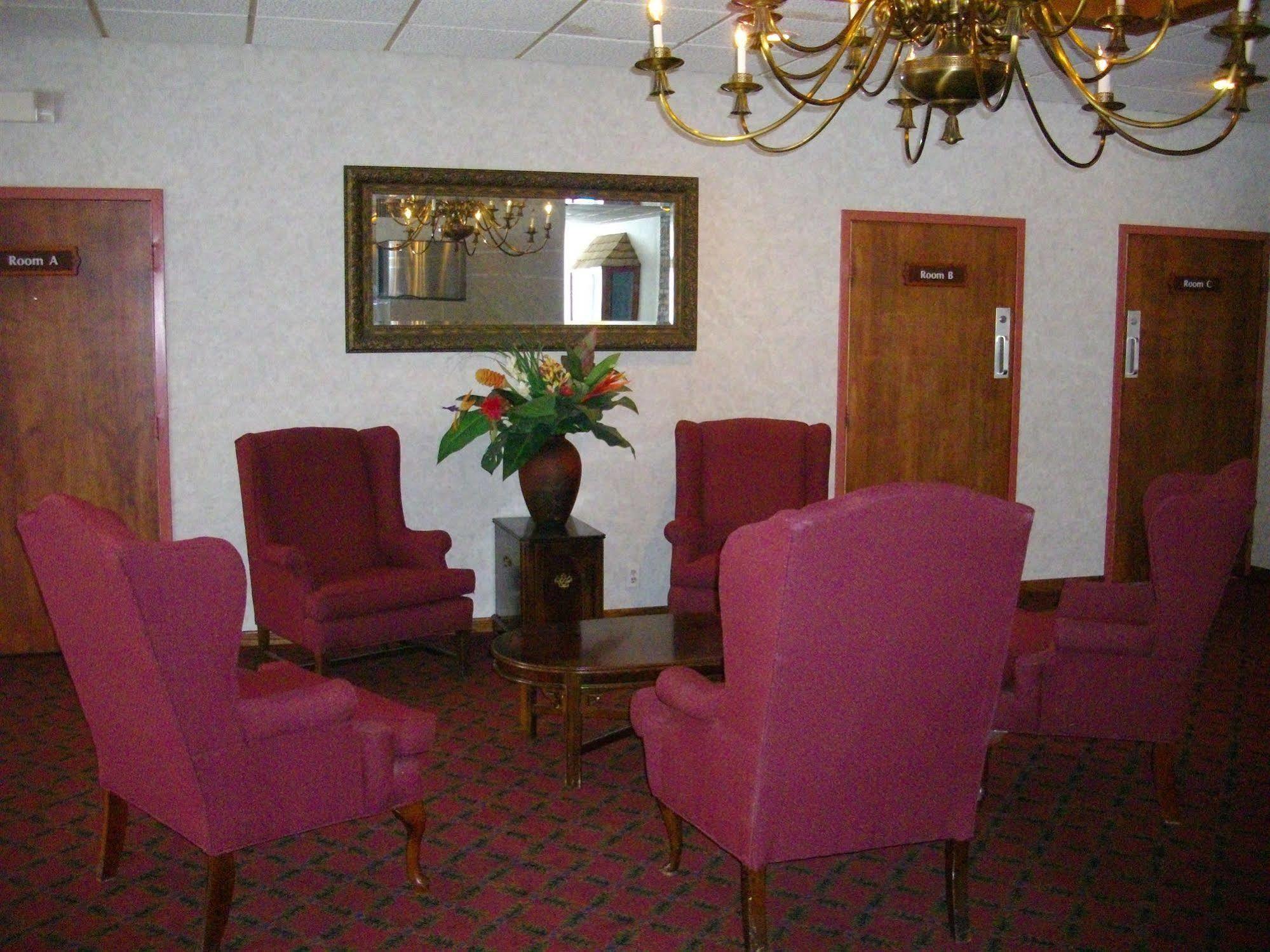 Macomb Inn ภายนอก รูปภาพ